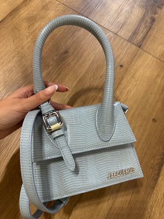 JACQUEMUS IL CHIQUITO MEDIO' IN PELLE CELESTE