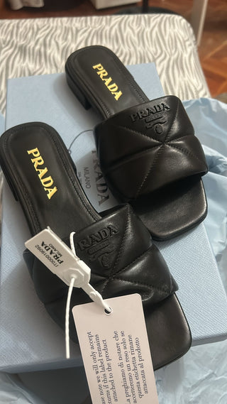 Sandali Prada in pelle nera