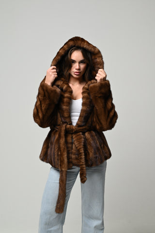 Visone cappuccio e cintura 1524